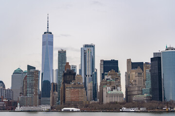 Fototapeta na wymiar ニューヨーク湾から見るマンハッタン