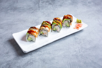 A view of a dragon roll. © DAVID