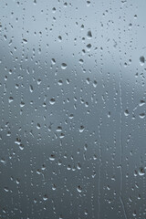 Pluie sur la fenêtre