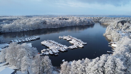 Winterlandschaft Hafen der Marina Eldenburg 