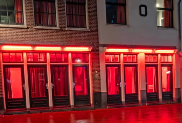 Foto auf Alu-Dibond Windows in the red light district in Amsterdam the Netherlands at night © Nataraj