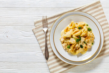 cheesy and creamy chicken and shells pasta bake