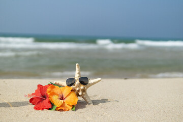 Obraz premium ビーチとワイングラス