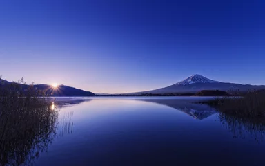 Rolgordijnen New Year's Sunrise at Lake Kawaguchi © Takashi