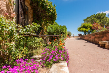 Roussillon (Vaucluse) Bergdorf nähe der Ockerfelsen in der Provence 
