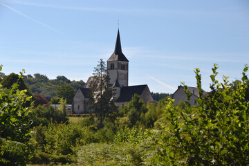 Fototapeta na wymiar Église Saint-Euphrône à Corancy dans le Morvan, église de bourgogne 
