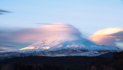 Fototapeta premium lenticular on Mount Adams