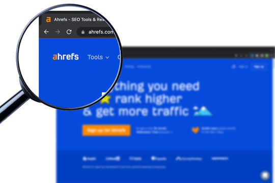 Los Angeles, California, USA - 9 Martha 2023: Illustrative Editorial of Ahrefs website homepage. Ahrefs logo visible on display screen.