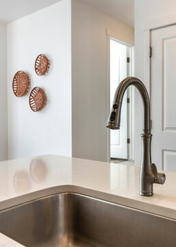 Vertical Stainless steel sink with deck mounted one-handle faucet