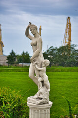Obraz premium Antique monument of woman in Alleya Statuy of Ermitazh-Vyborg, Vyborg, Russia