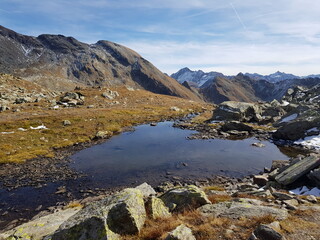 Fototapeta na wymiar Beautiful mountain lake in the Italian Alps, Pfunders, South Tyrol