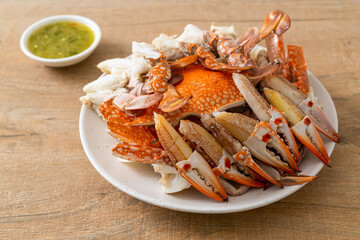 Steamed blue crab with spicy seafood sauce