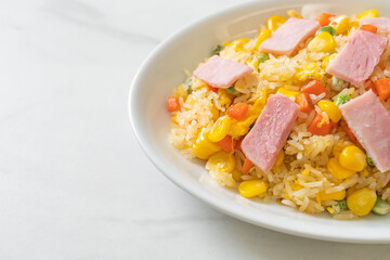 fried rice with ham and mixed vegetable (carrot, green bean peas, carrot)