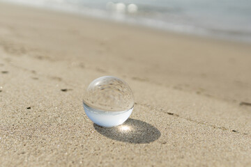 ビーチと水晶玉