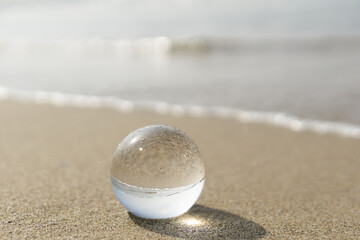 ビーチと水晶玉
