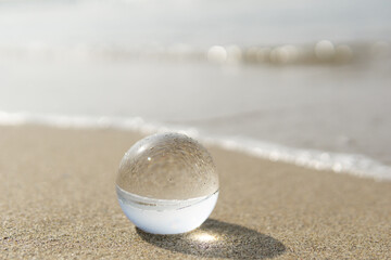 ビーチと水晶玉
