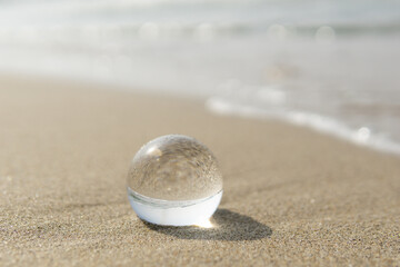 ビーチと水晶玉