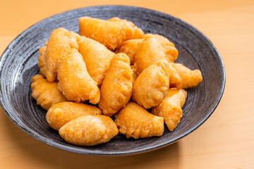 Crispy peanut puff for traditional Lunar new year
