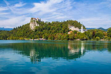 Fototapeta na wymiar view of Bled lake