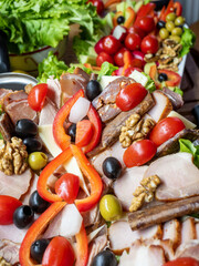 plateau with assorted meat and vegetables	
