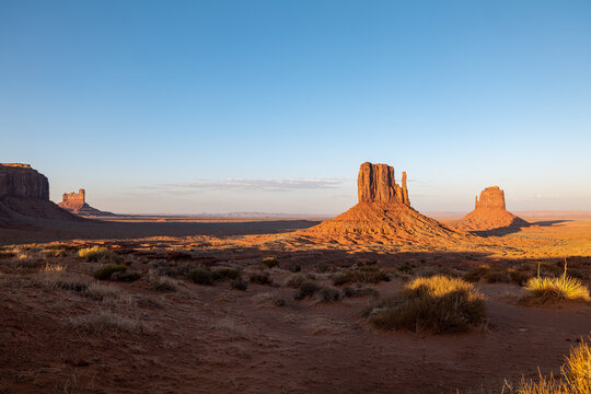 Clear Evening in Monument Valley