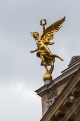 Fototapeta na wymiar angel statue in front of the church