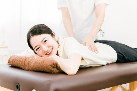 腰痛 日本人 Images – Browse 4,745 Stock Photos, Vectors, and Video | Adobe Stock