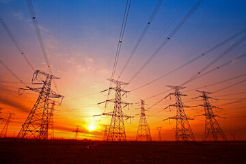 Fototapeta premium Wire electrical energy at sunset