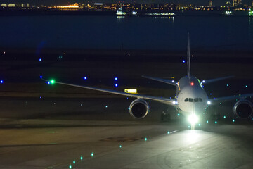 夜の羽田空港