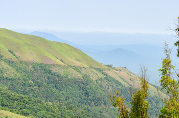 Obraz premium Mullayangiri range of mountains in Chikmagalur, India