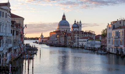 Fototapeta na wymiar Venezia. Canal Grande con La Salute e la Dogana al tramonto