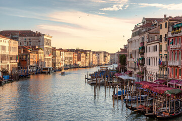 Venezia Veduta di Palazzi del Canal Grande al tramonto dal Ponte di Rialto
