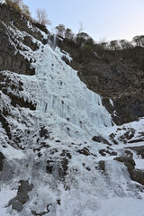 Fototapeta na wymiar 四国にある西日本最大落差の滝「高瀑（たかたる）」
