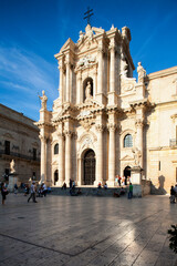 Siracusa, Ortigia. Facciata di piazza della Cattedrale della Natività di Maria Santissima - Duomo