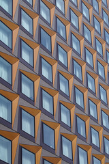 東京六本木三丁目の幾何学的な窓