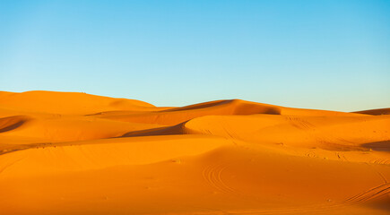 Fototapeta na wymiar Sahara dunes desert panorama, Merzouga, Morocco