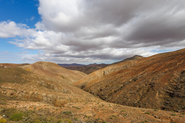 Fototapeta na wymiar View of the Fuerteventura landscape from the Mirador Astronomico viewpoint