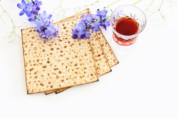 Obraz na płótnie Canvas Pesah celebration concept (jewish Passover holiday) isolated on white background