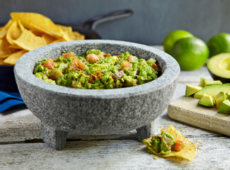 Gaucamole-Bowl-mexican-restaraunt-avocados-chips