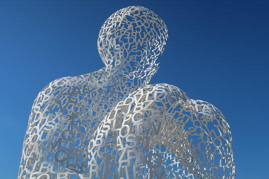 "Le Nomade", sculpture de Jaume Plensa, &oelig;uvre d&rsquo;art contemporain dans le port de la ville d&rsquo;Antibes, dans les Alpes-Maritimes, sur la c&ocirc;te d&rsquo;azur - septembre 2022 (France)