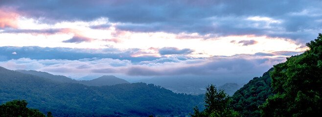 Fototapeta premium morning sunrise in maggie valley north carolina mountains