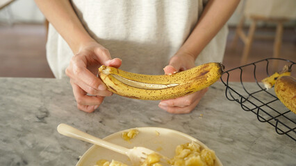 banana oatmeal muffins