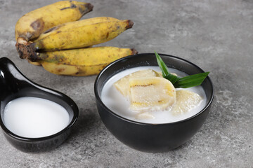 Thai Dessert Poached Banana in Coconut Milk or  Kluay Buad Chee