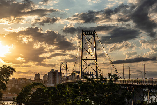 Hercilio Luz Bridge, Ponte Hercilio Luz for a long time the only access to the island of Florianopolis, Brazil