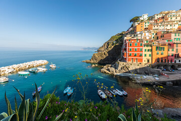 Italy, Liguria, Riomaggiore, Edge of coastal town along Cinque Terre