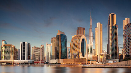 Plakat Panorama of skyline downtown Dubai at night, United Arab Emirates