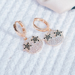 luxury gold and diamond jewelery