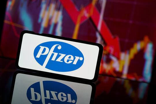pfizer company shares go down at stock market. pfizer company financial crisis and failure. Economy collapse