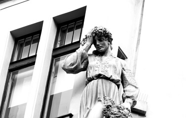 Fémina preocupada
