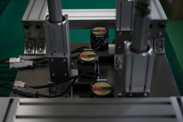 Motor part that drives the device
